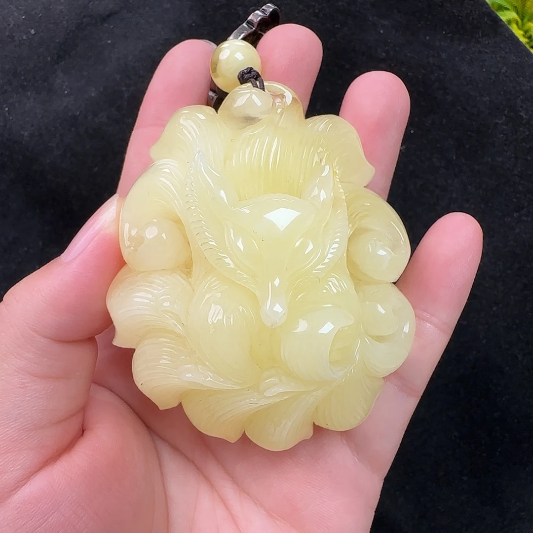 蜜蜡未镶嵌珠宝奇石