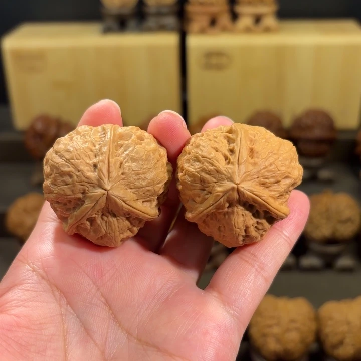 文玩核桃吊坠6八宝平底蟾39