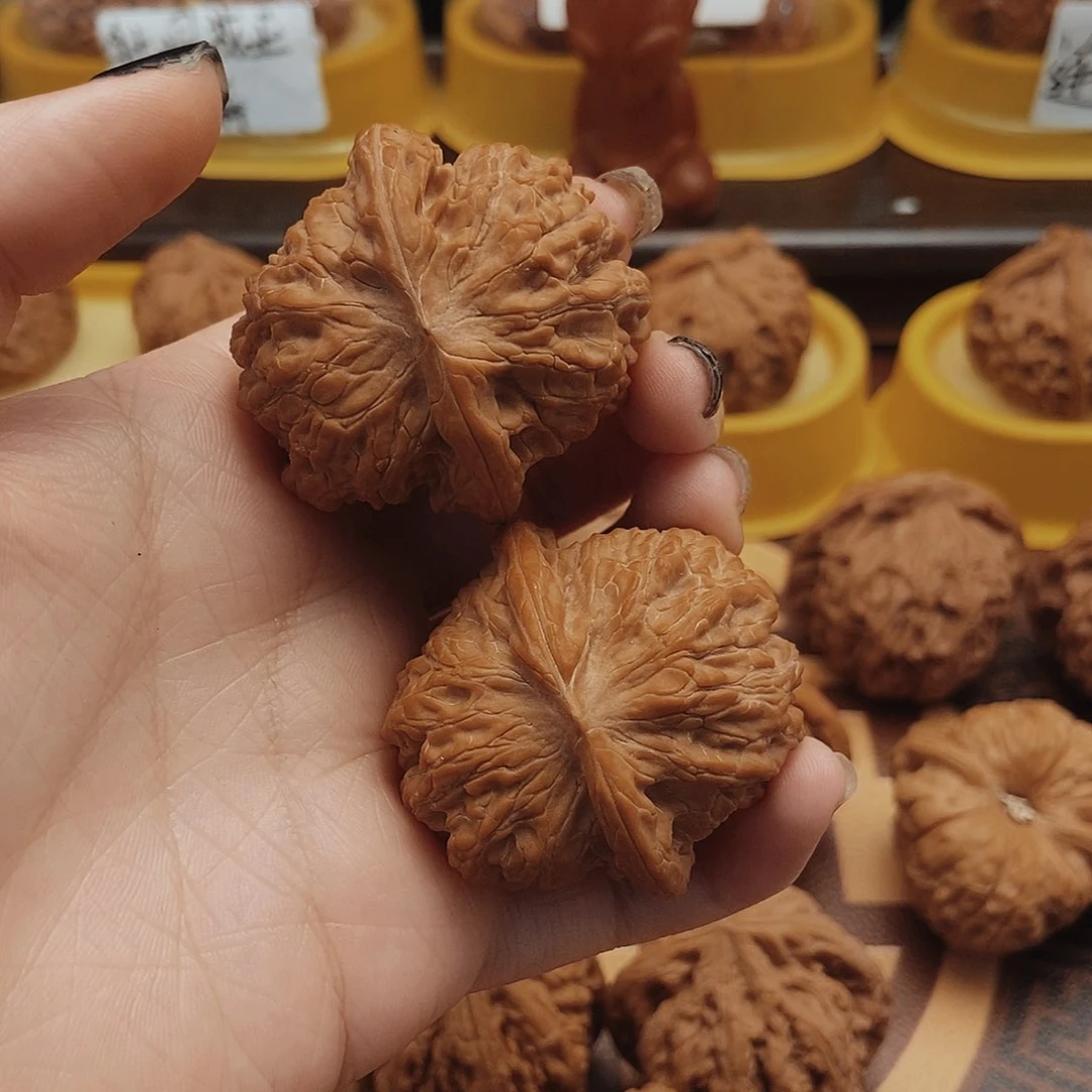 把件文玩核桃小****肉40全品血麒麟
