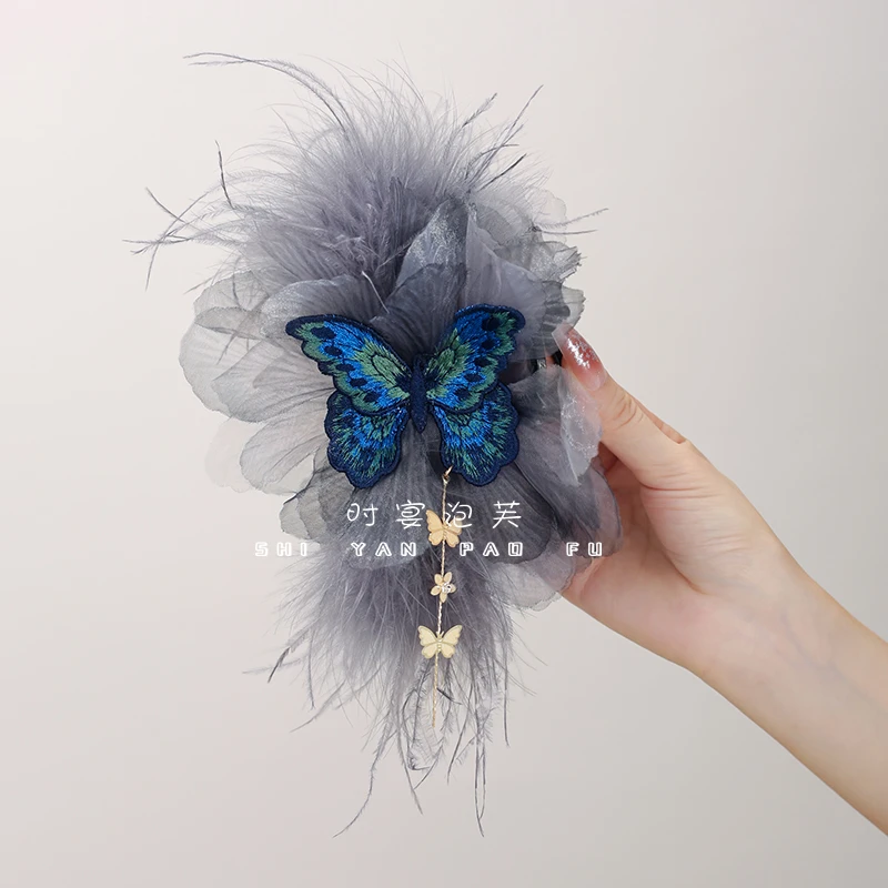 微醺羽毛发夹2025年早秋新款手工刺绣蝴蝶优质鸵鸟毛复古鲨鱼夹女