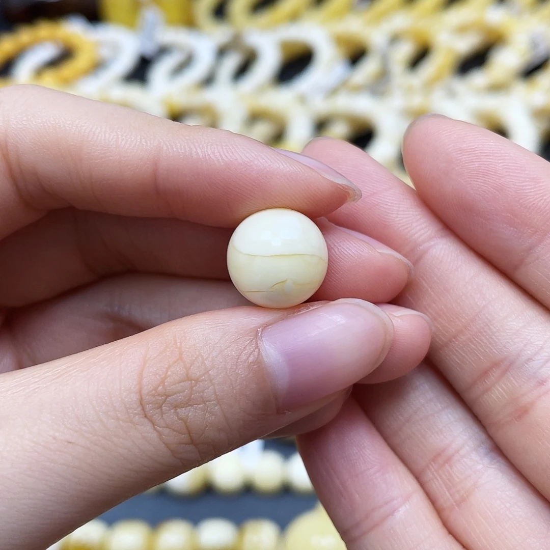 未镶嵌蜜蜡裸石圆珠12.5mm