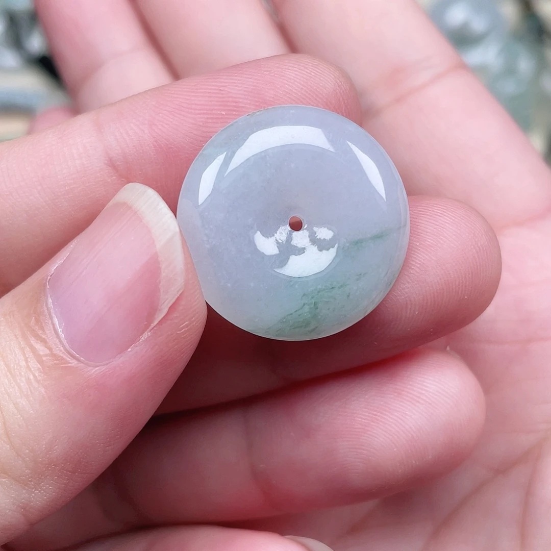 翡翠未镶嵌颈饰平安扣