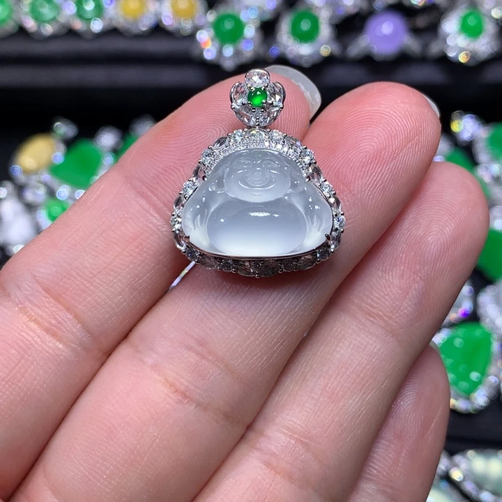 翡翠18K金镶嵌颈饰高冰佛公