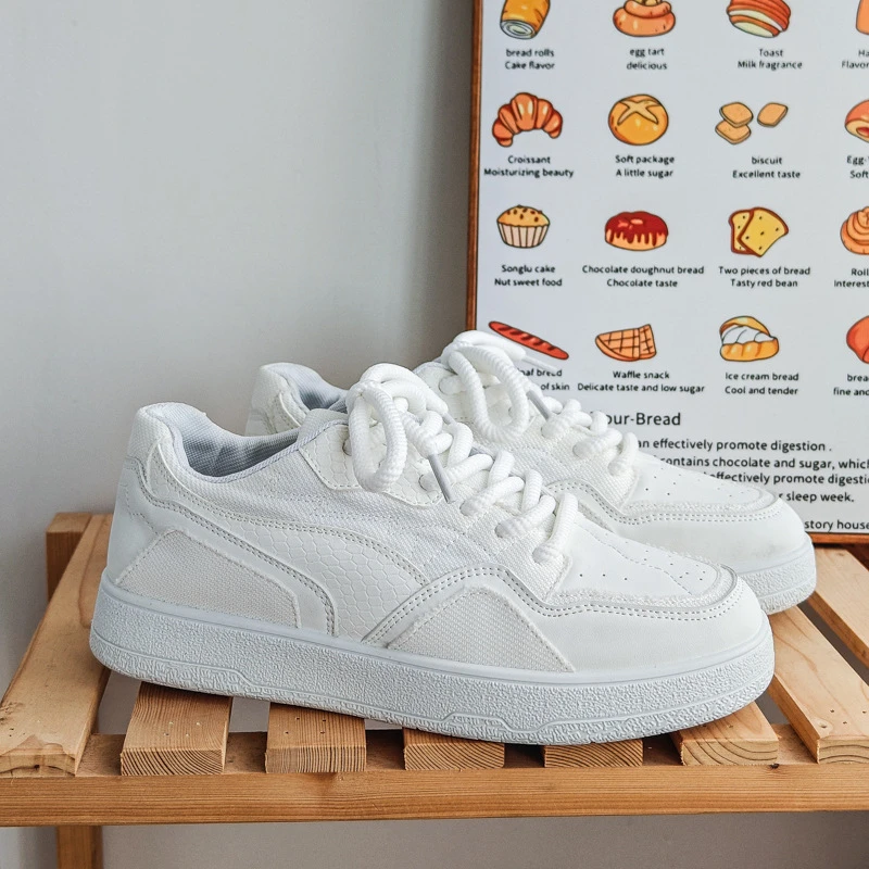 春季新款厚底男鞋透气面包软底滑板鞋时尚休闲鞋子百搭潮流小白鞋