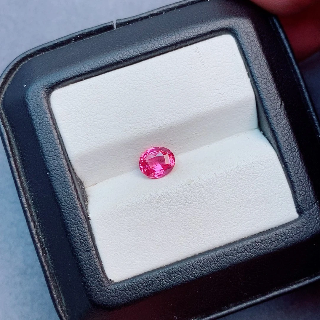 裸石尖晶石1.03ct 热粉 马亨盖