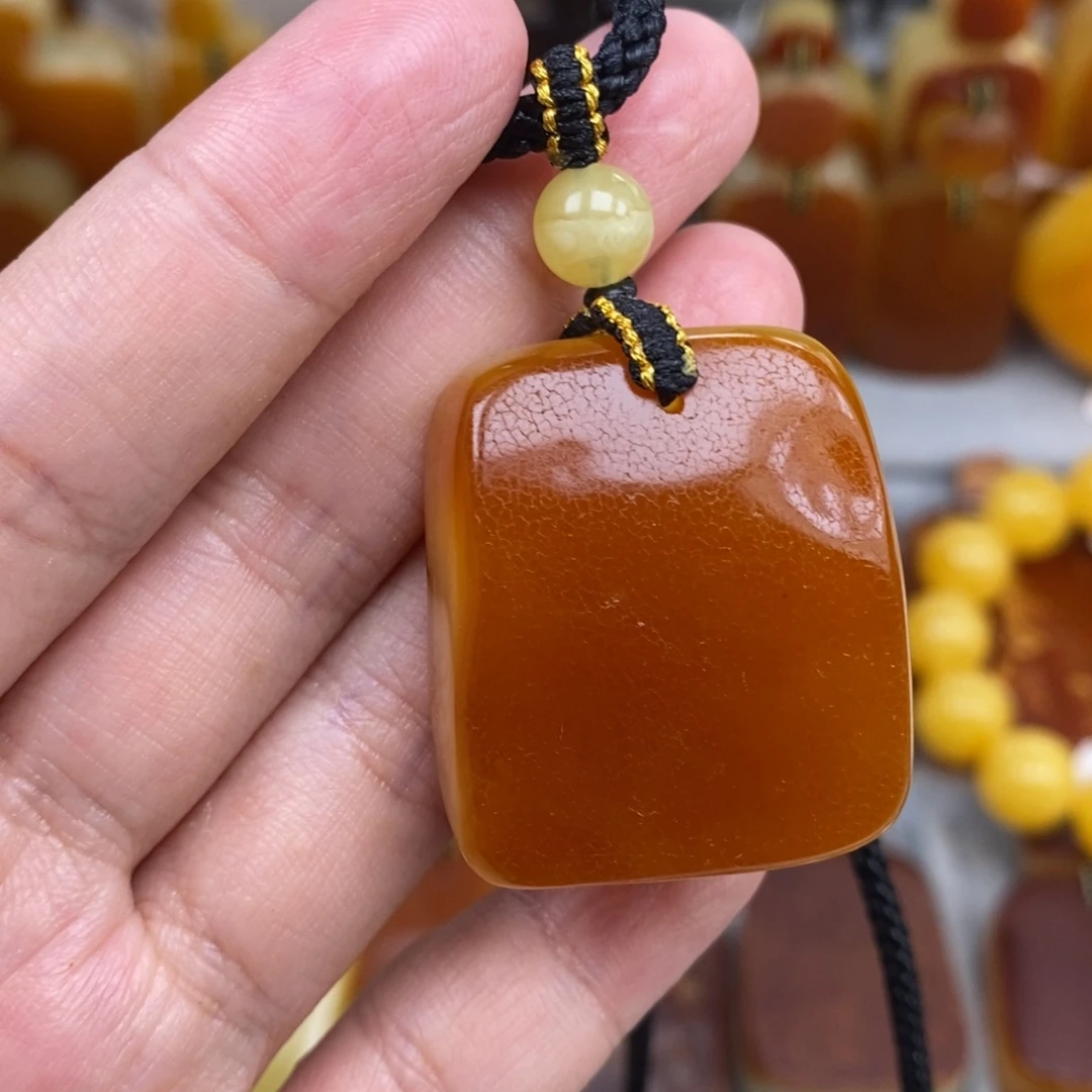 琥珀未镶嵌珠宝奇石
