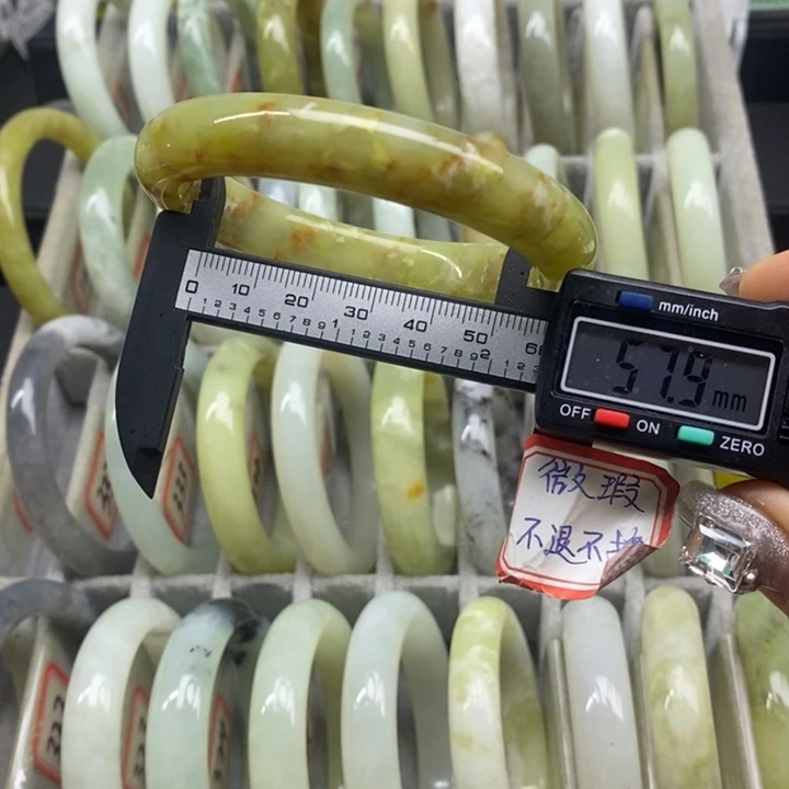 蛇纹石玉手镯331未镶嵌