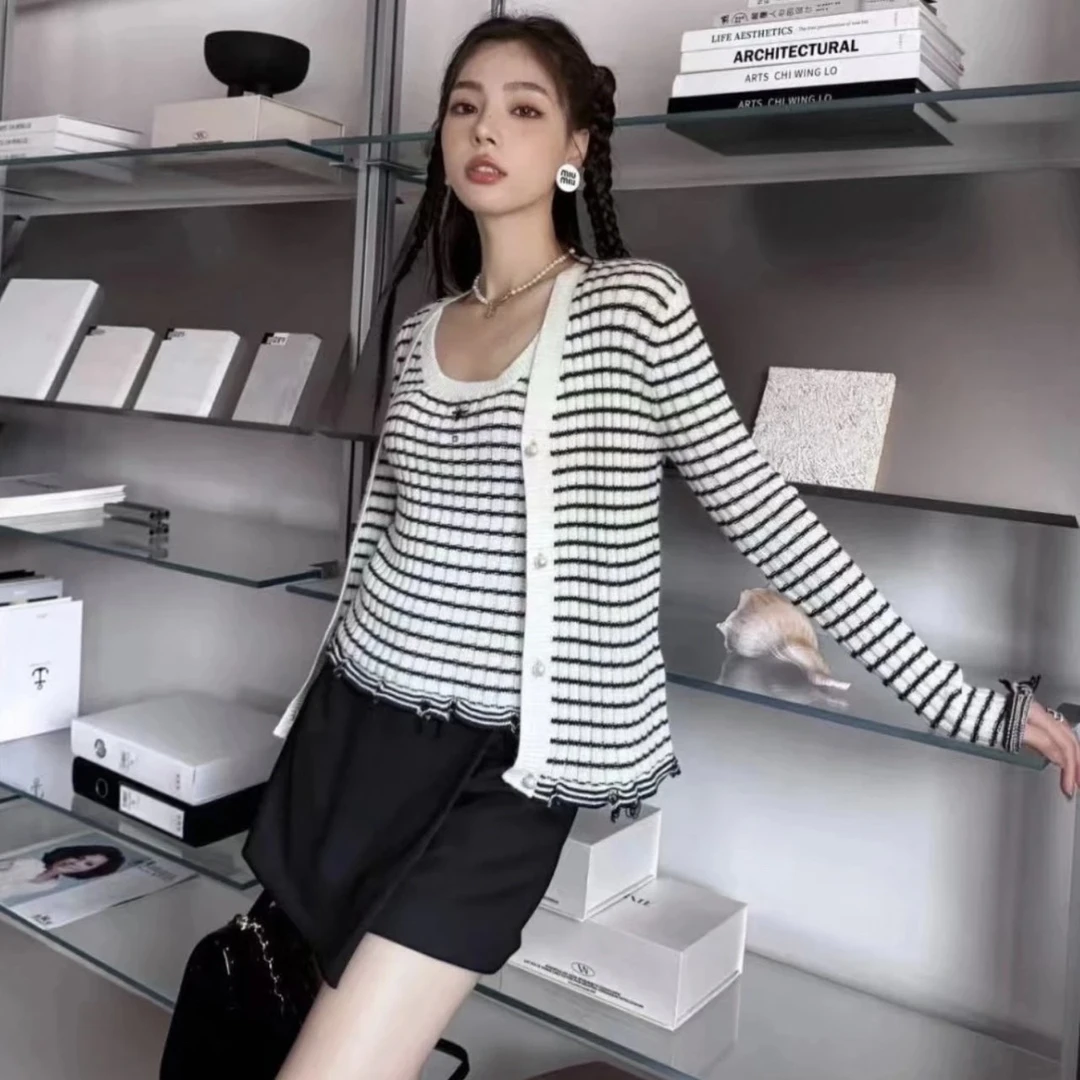 未使用 DIOR/迪奥 积分-100汤/P215969150/两件套条纹长袖针织衫