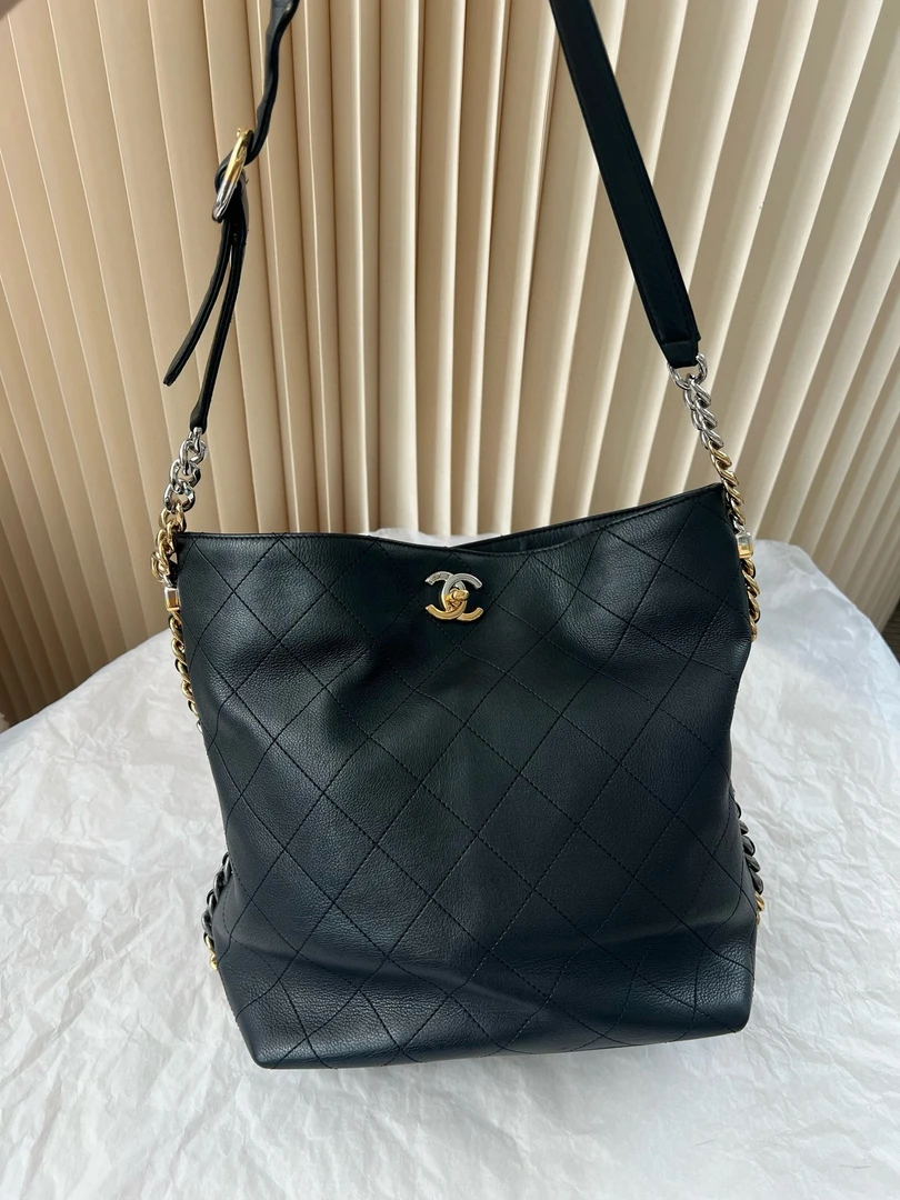 95新 Chanel/香奈儿 3769 Chanel金银拼色链条嬉皮水桶包 27开