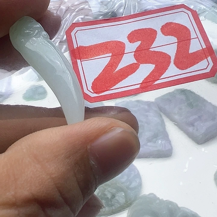 翡翠颈饰未镶嵌天然缅甸翡翠吊坠