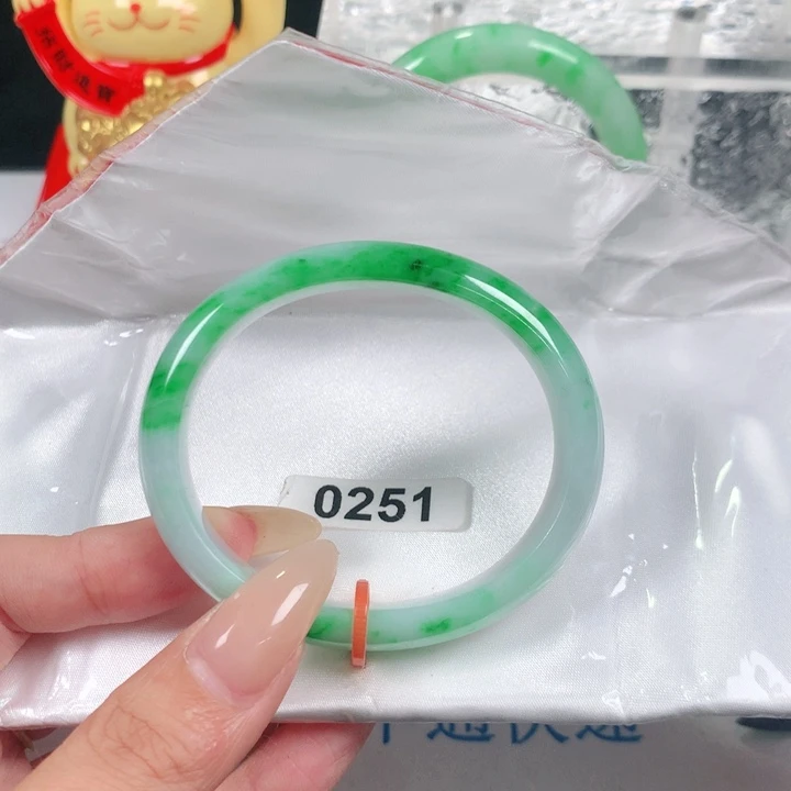 未镶嵌手镯翡翠编号0251