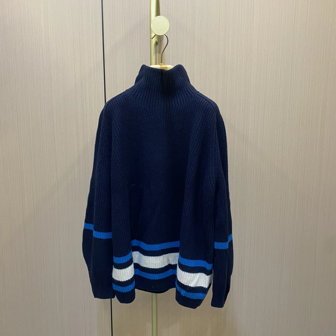 99新  LoroPiana·BabyCashmere系列针织衫L码