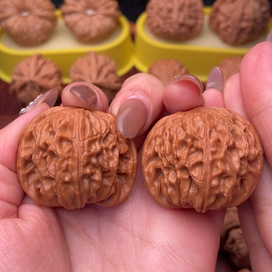 把件文玩核桃38红皮 山地磨