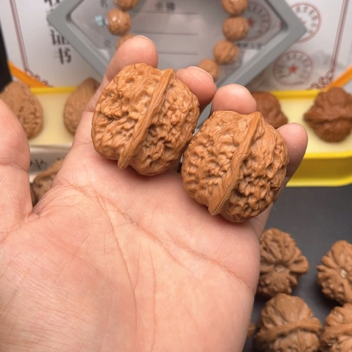 文玩核桃把件37红莲