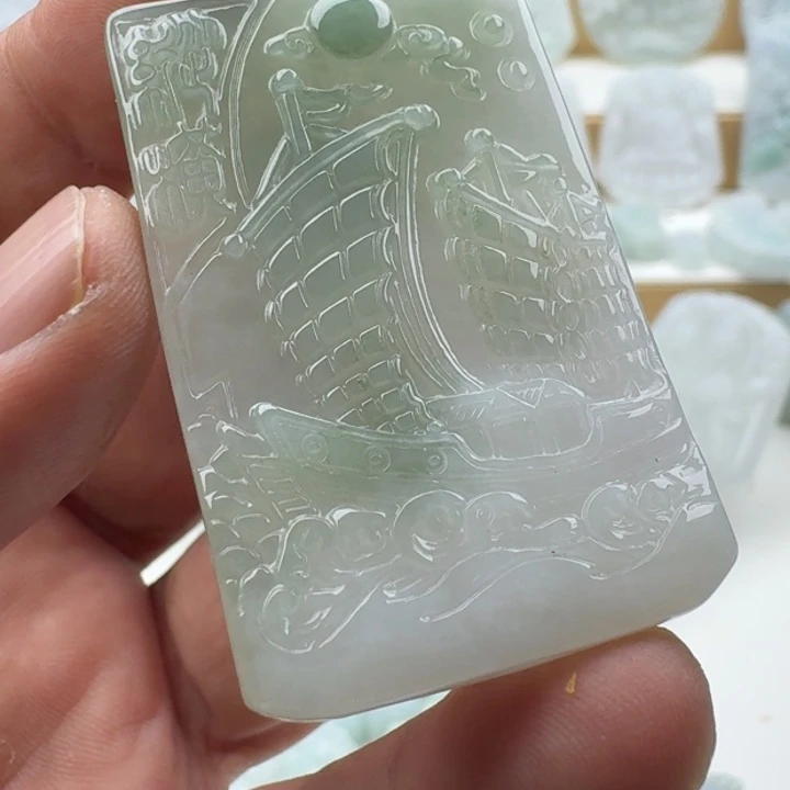 翡翠未镶嵌颈饰天然缅甸A货翡翠