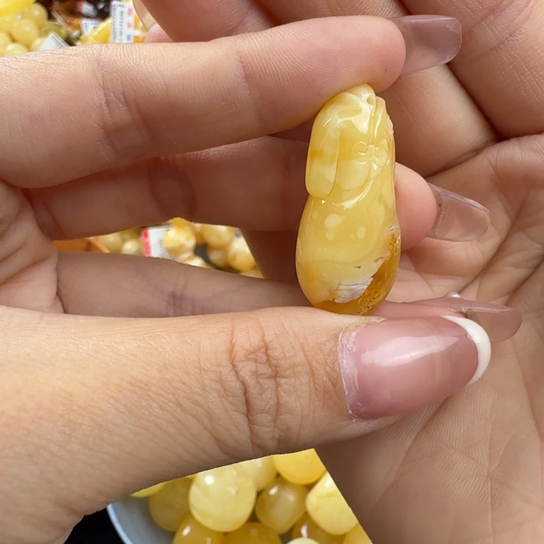 琥珀未镶嵌珠宝奇石