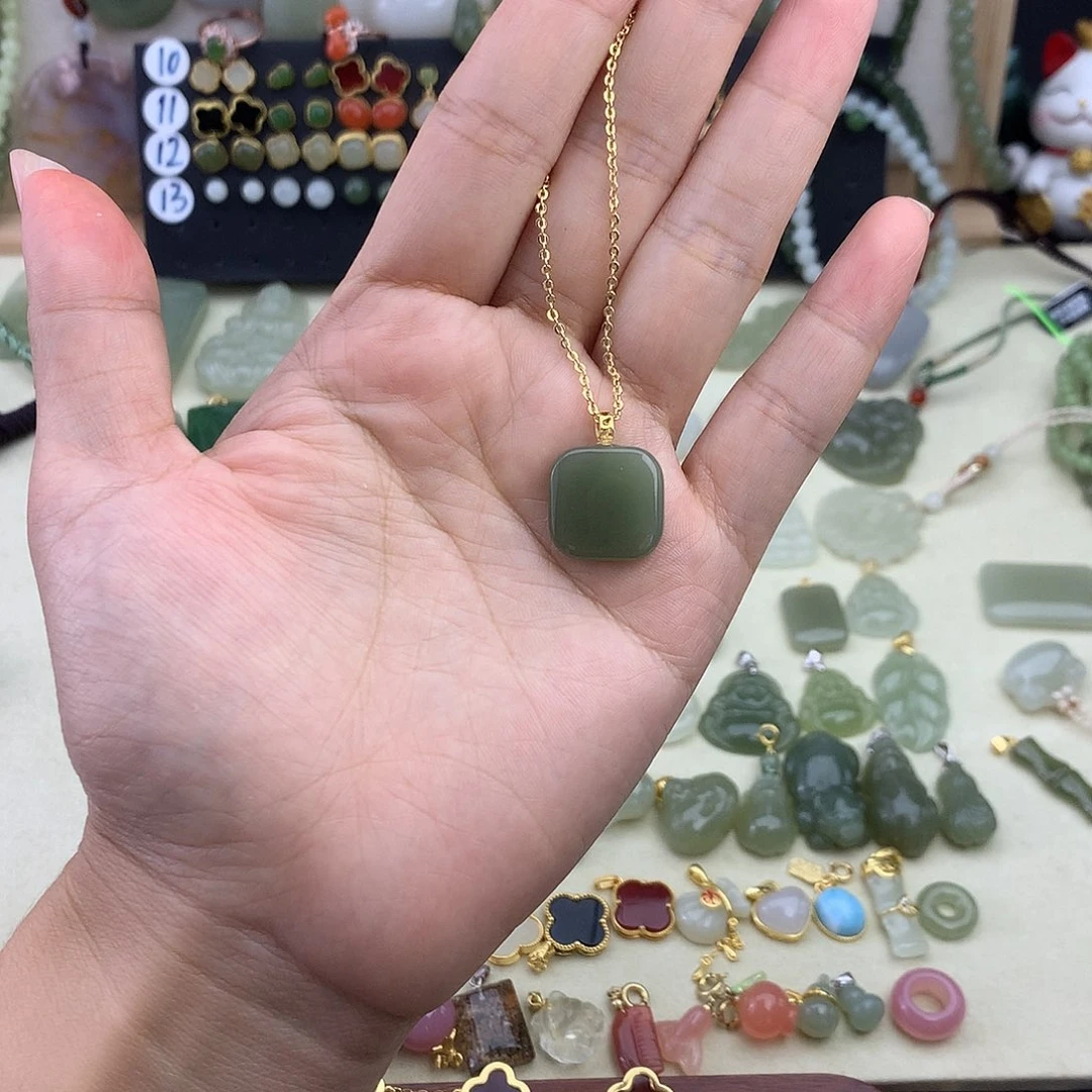 和田玉18K金镶嵌吊坠(不含链)