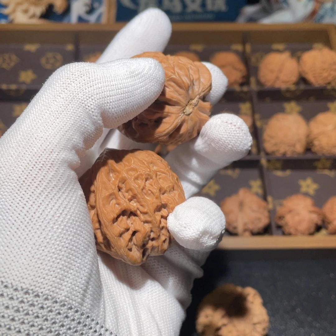 ***桃核吊坠铁锤 编号A83