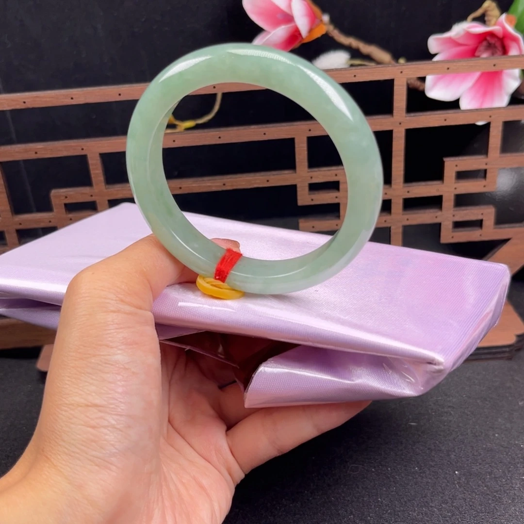 翡翠未镶嵌手镯正圈