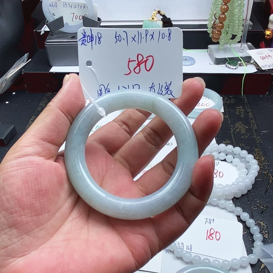 翡翠手镯未镶嵌天然翡翠A货