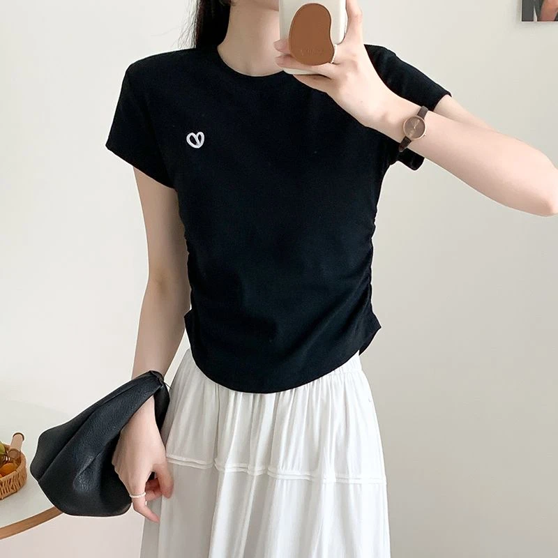 爱心刺绣T恤女小众辣妹风夏季新款休闲纯色修身不规则显瘦上衣