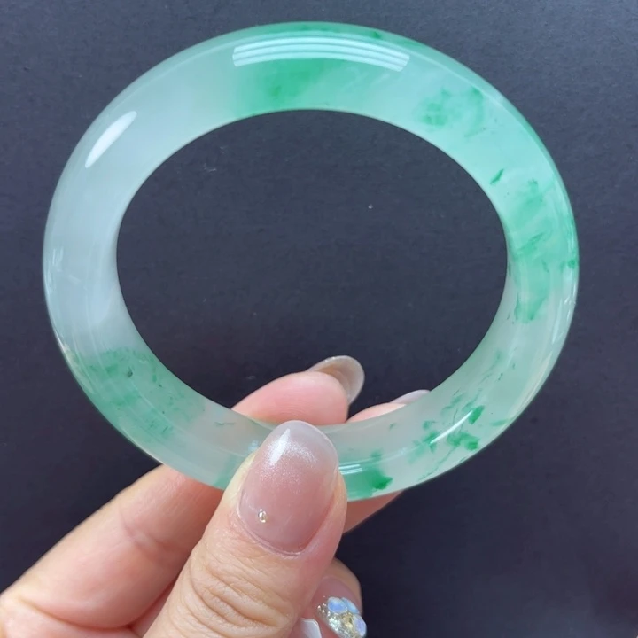 石英质玉未镶嵌手镯