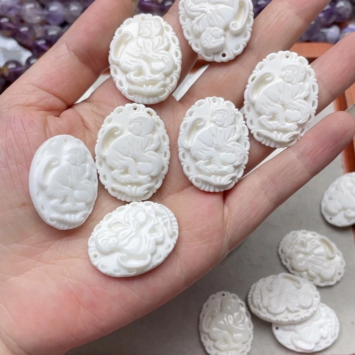 玛瑙/玉髓合金珠宝半成品一个车车吊坠