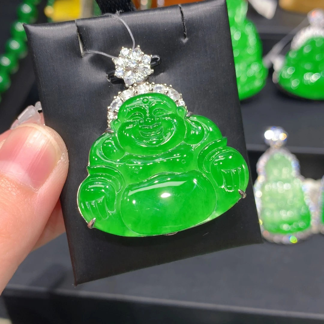 颈饰18K金镶嵌翡翠