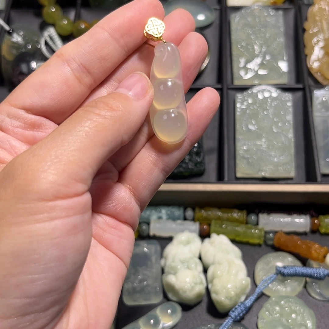 蛇纹石玉未镶嵌吊坠(不含链)