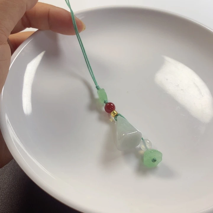 翡翠未镶嵌颈饰挂饰