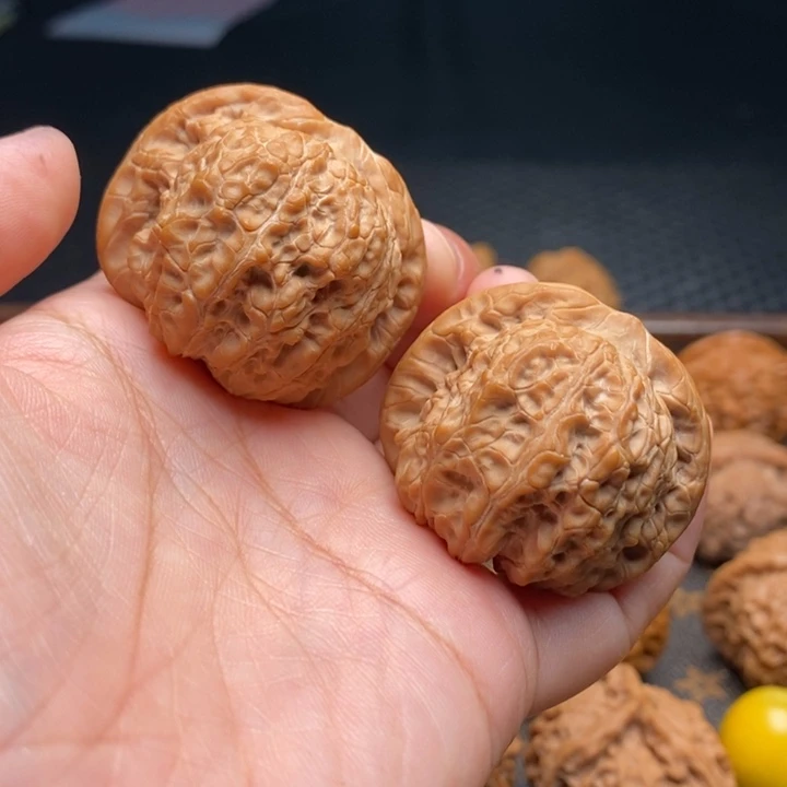 文玩核桃把件血麒麟39尺
