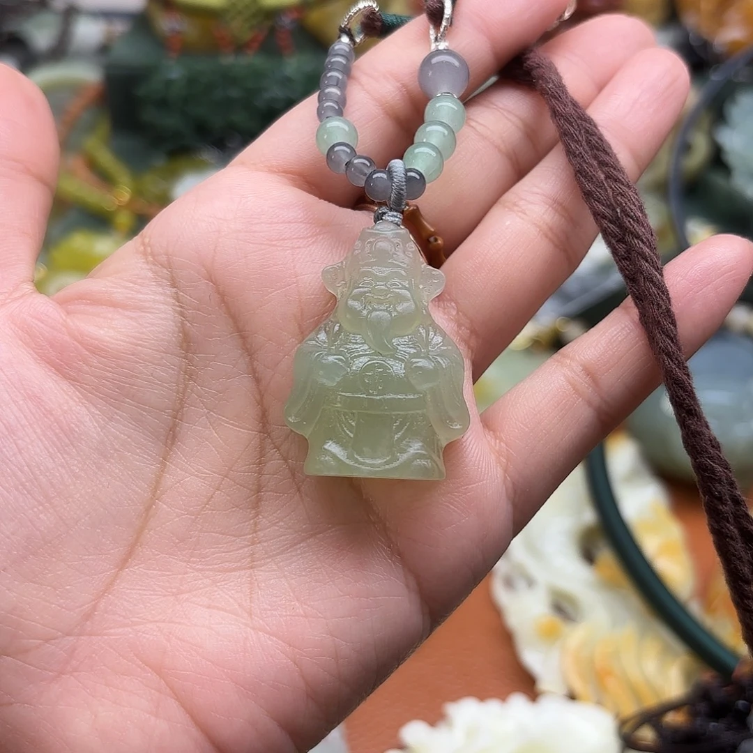 善***缘蛇纹石玉未镶嵌颈饰