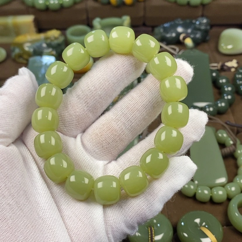 【闪购商品】未镶嵌手链岫岩老玉（透闪石质玉）