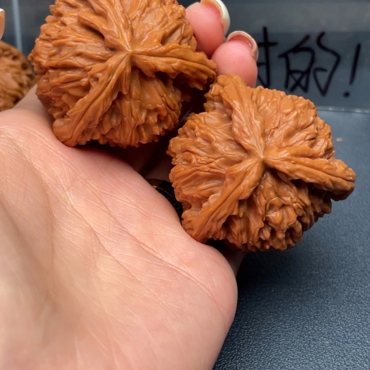 薛***哥吊坠文玩核桃白狮子