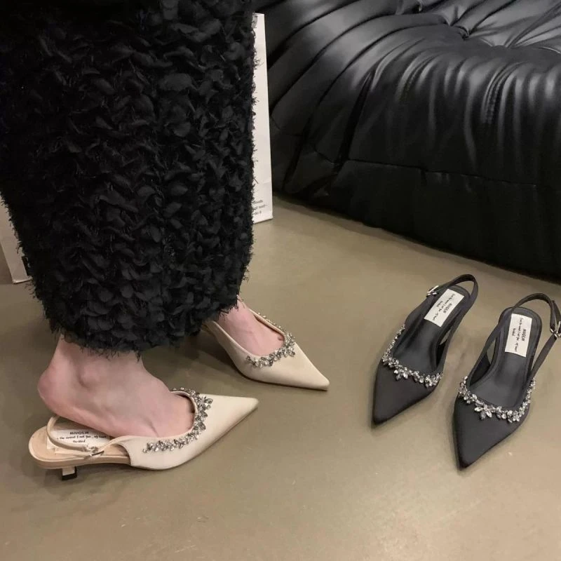 法式轻奢水钻包头凉鞋女2025新款缎面尖头细跟鞋气质显瘦低跟鞋