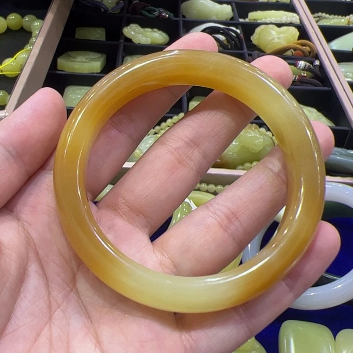 和田玉（黄玉）未镶嵌颈饰56