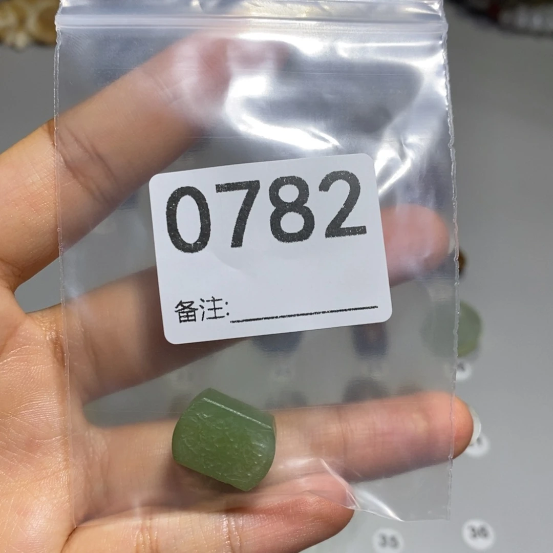 颈饰未镶嵌透闪石质玉更**嘟