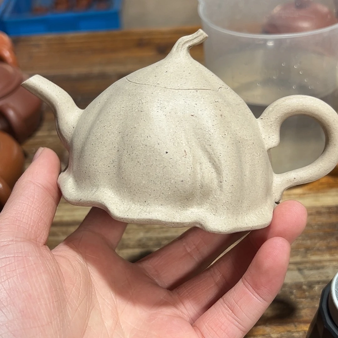 紫砂茶壶紫砂的味道很