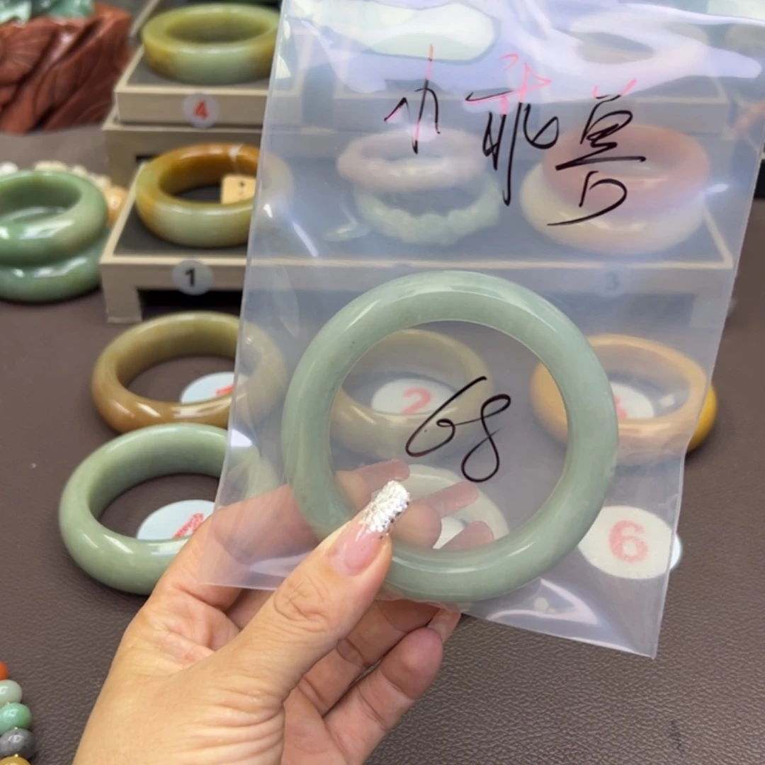 石英质玉手镯未镶嵌打****兽