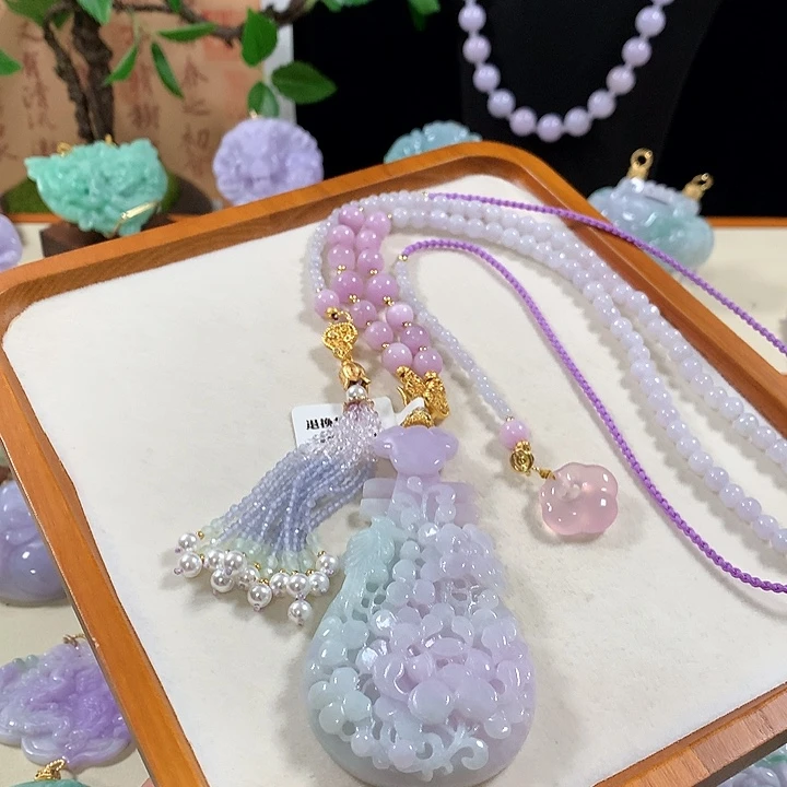 翡翠未镶嵌颈饰翡翠吊坠