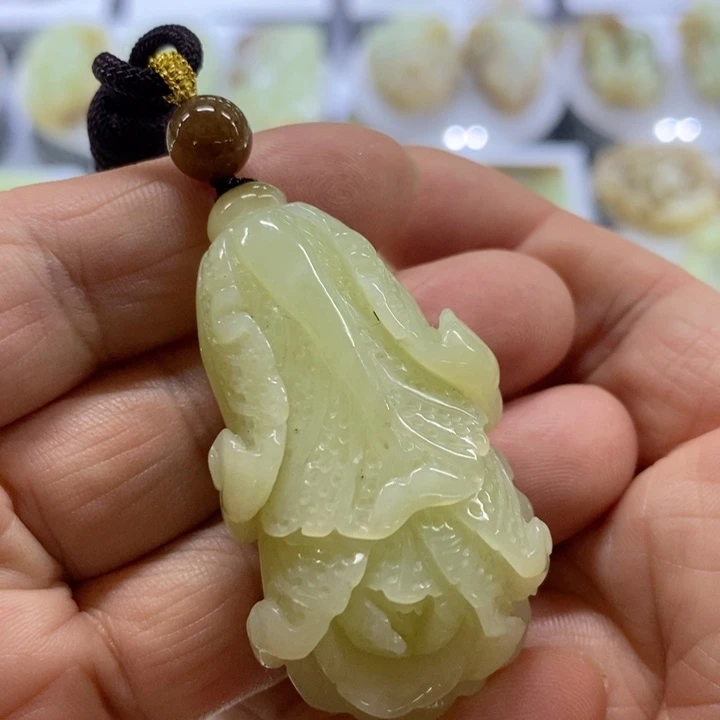 和田玉（糖玉）未镶嵌颈饰