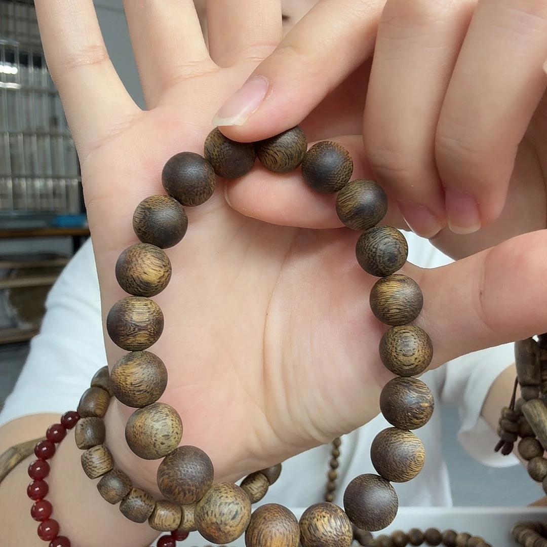 青***渡沉香手串10mm单圈绿奇楠沉水浮圆珠多样性发一