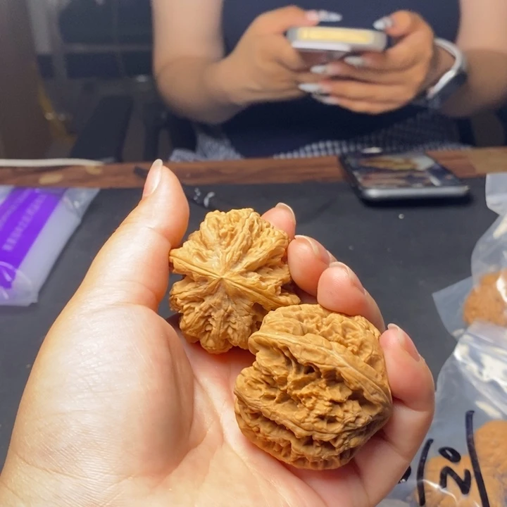 桃核吊坠荣****件我也不知道我为什么要