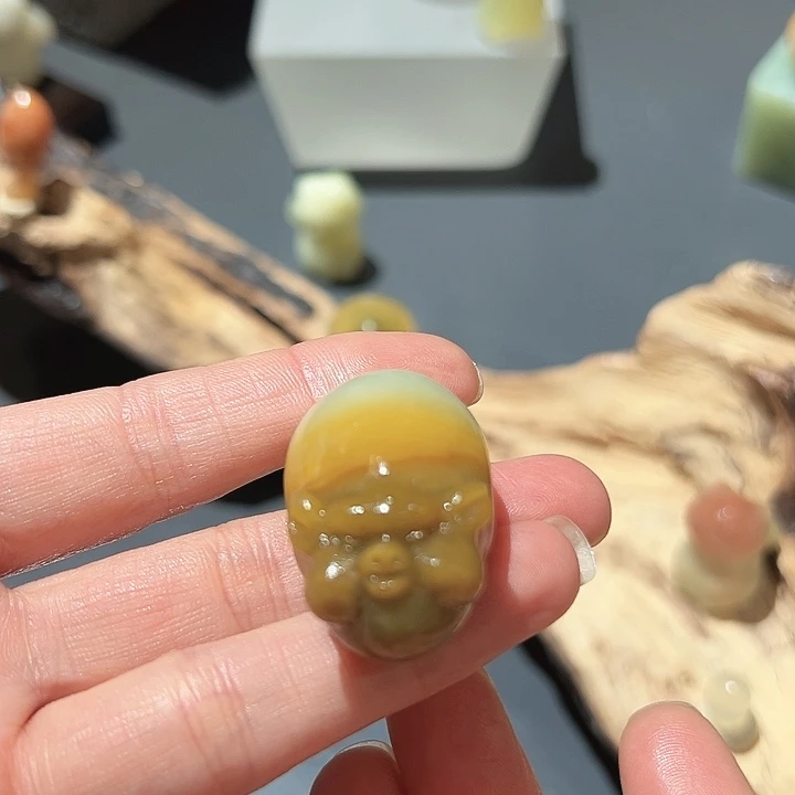 蛇纹石玉未镶嵌吊坠(赠链)