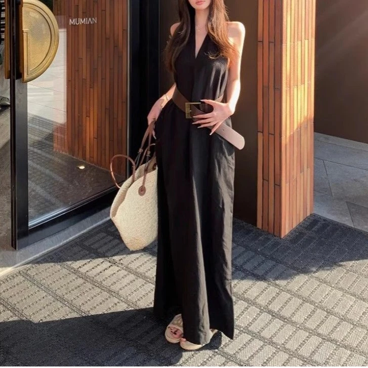 法式气质v领无袖挂脖连衣裙女夏季度假风宽松背心裙子显瘦a字长裙