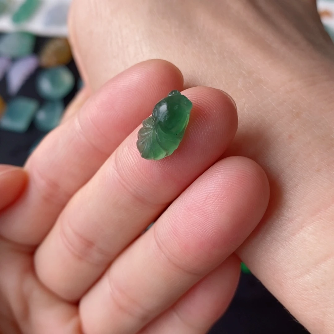 定制翡翠未镶嵌鱼