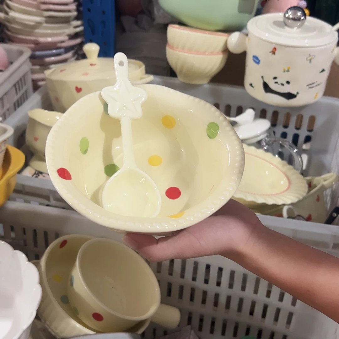 瓷片彩色波点6寸碗送勺子