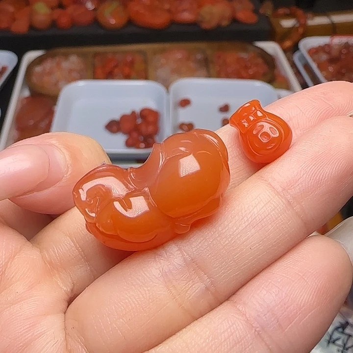 南红玛瑙未镶嵌颈饰