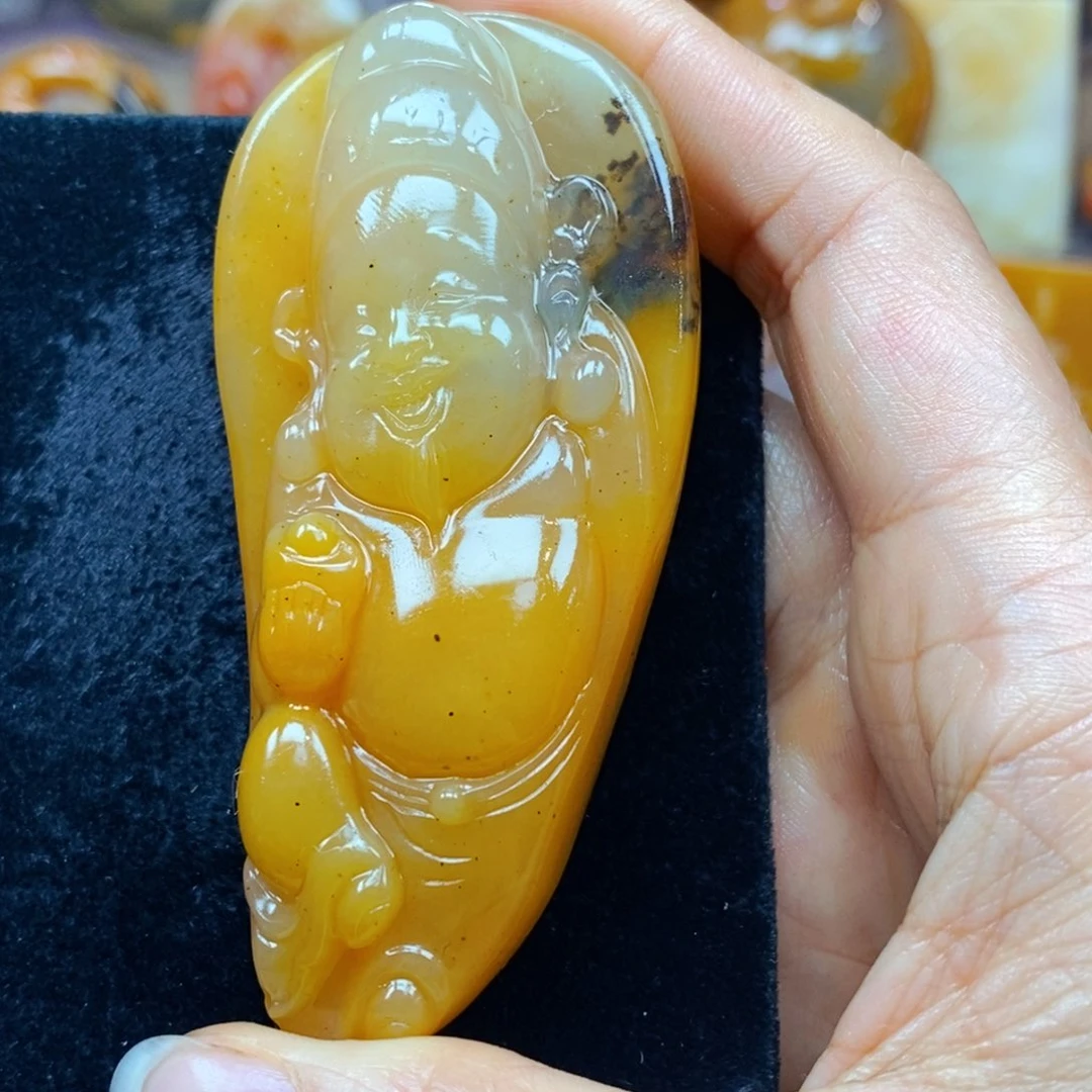 未镶嵌石英质玉（黄龙玉）颈饰