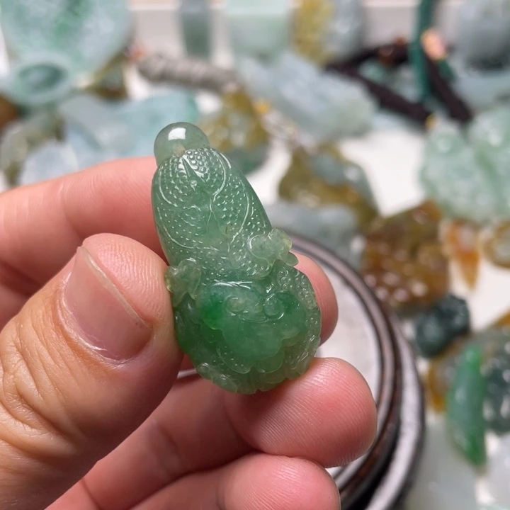 翡翠吊坠(不含链)未镶嵌